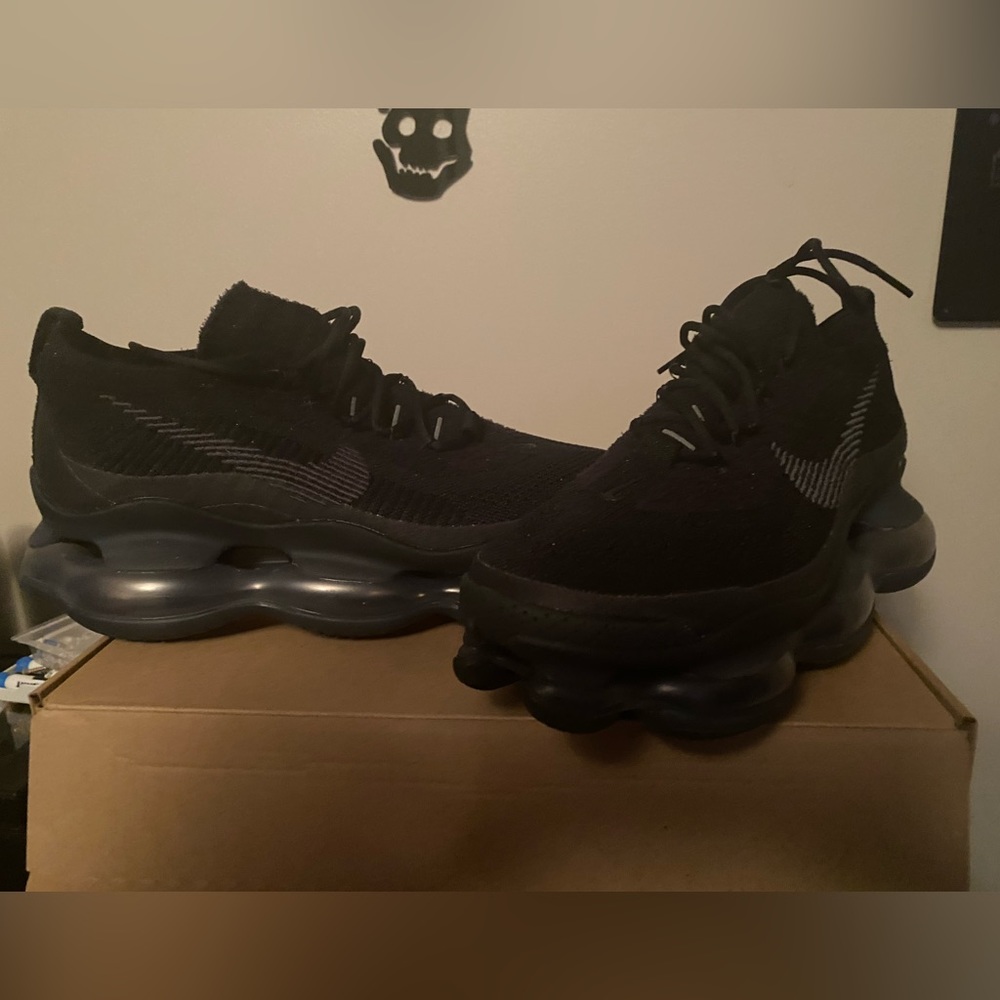 Nike Air Max Scorpion FX size 11 New, Never worn